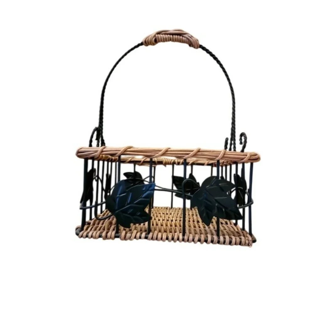 Rustic Hanging Basket Wall Organizer‎ Beige Leaf Accents Handle 10x10 rattan